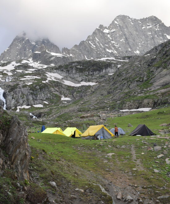 kashmir great lakes Trek